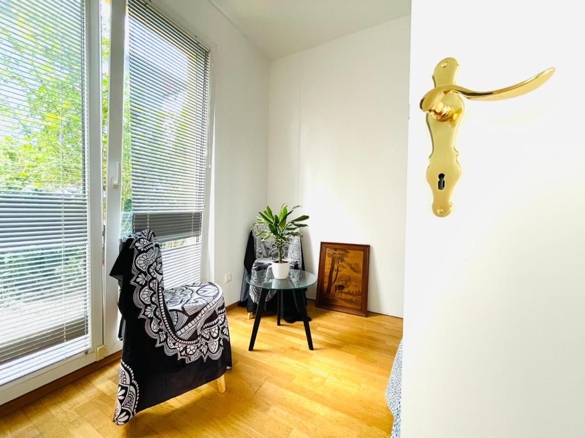 Das Zimmer Im Wiener Haus Vienna Exterior photo